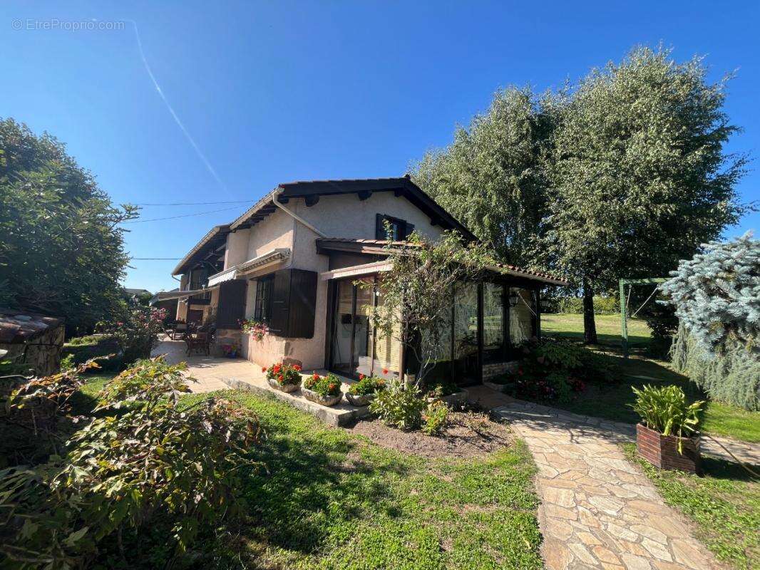 Maison à SAINT-BARTHELEMY-LESTRA