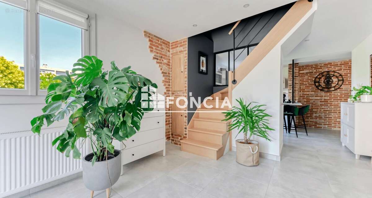 Appartement à BRON