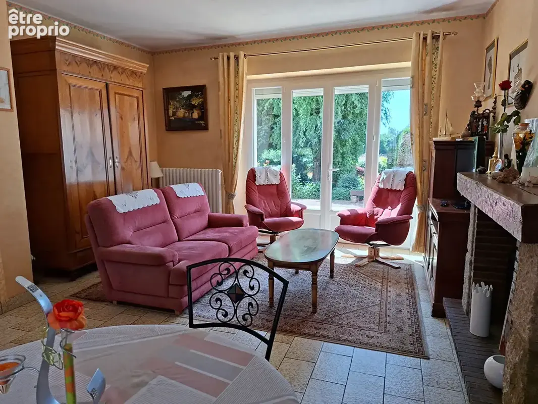 Maison  6 pièce(s) 113 m2 - Centre Retiers - photo 2