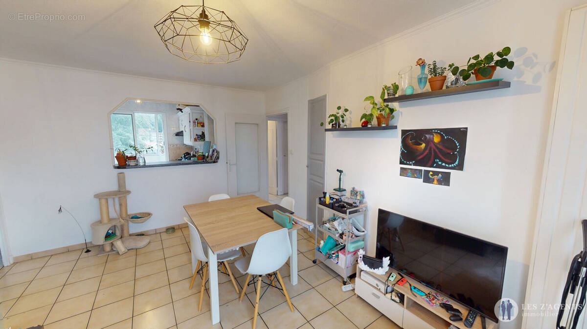 Appartement à SAINT-MARTIN-D&#039;HERES