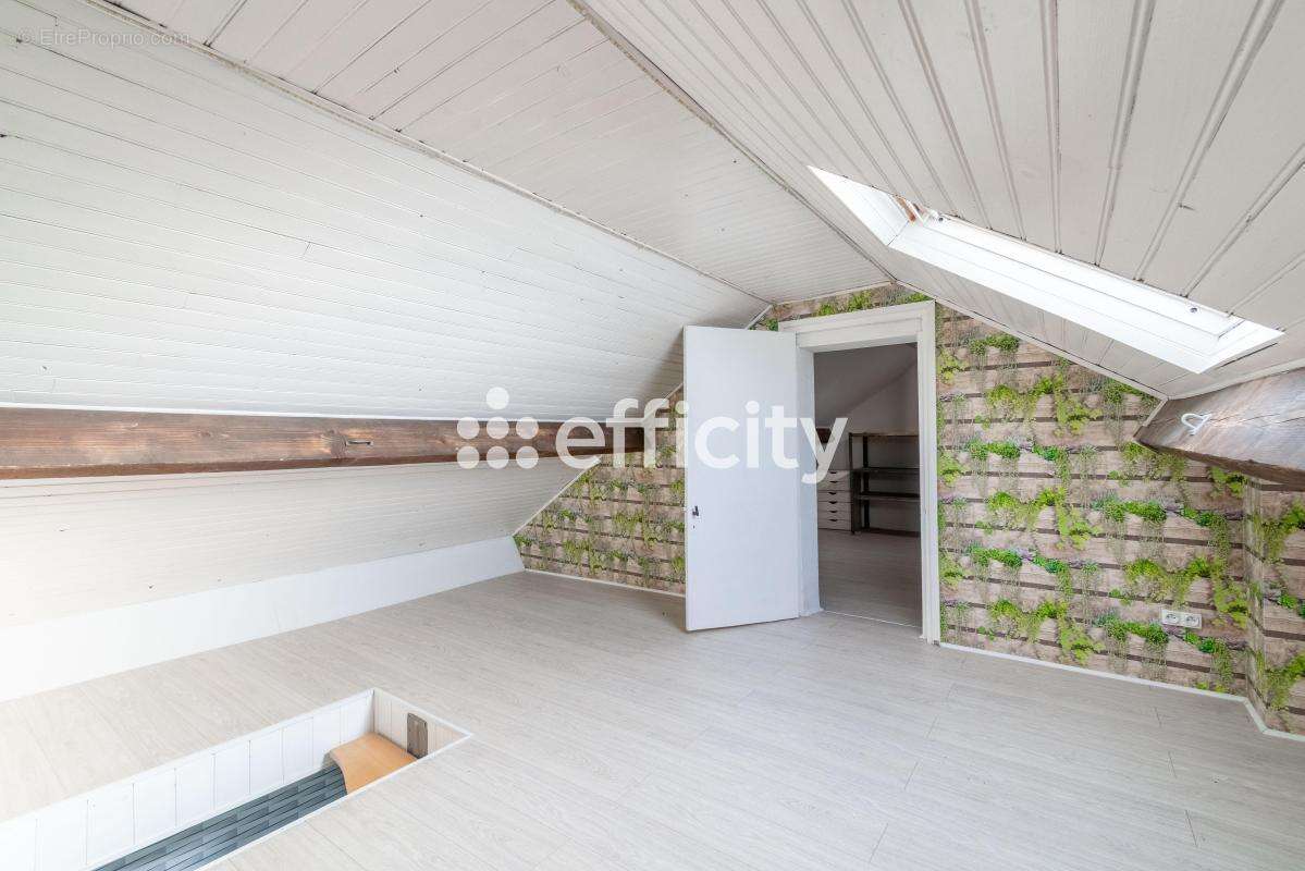 Maison à VILLENEUVE-LE-ROI