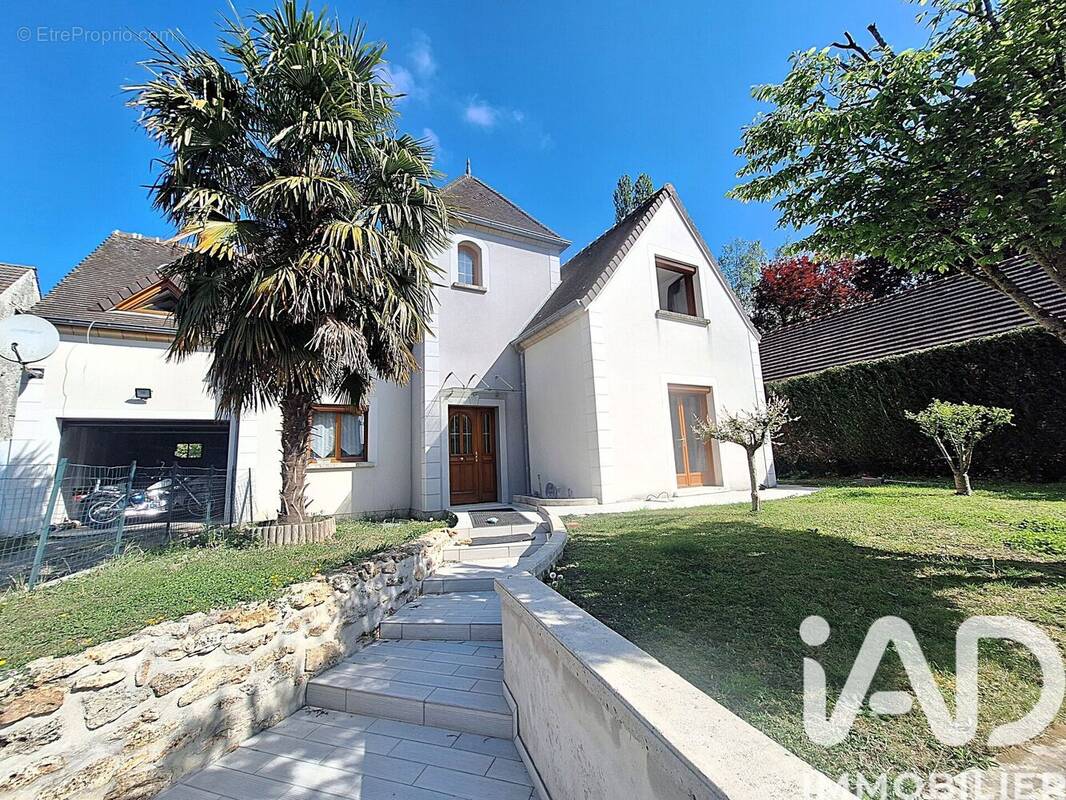 Photo 1 - Maison à SAINT-CYR-SUR-MORIN