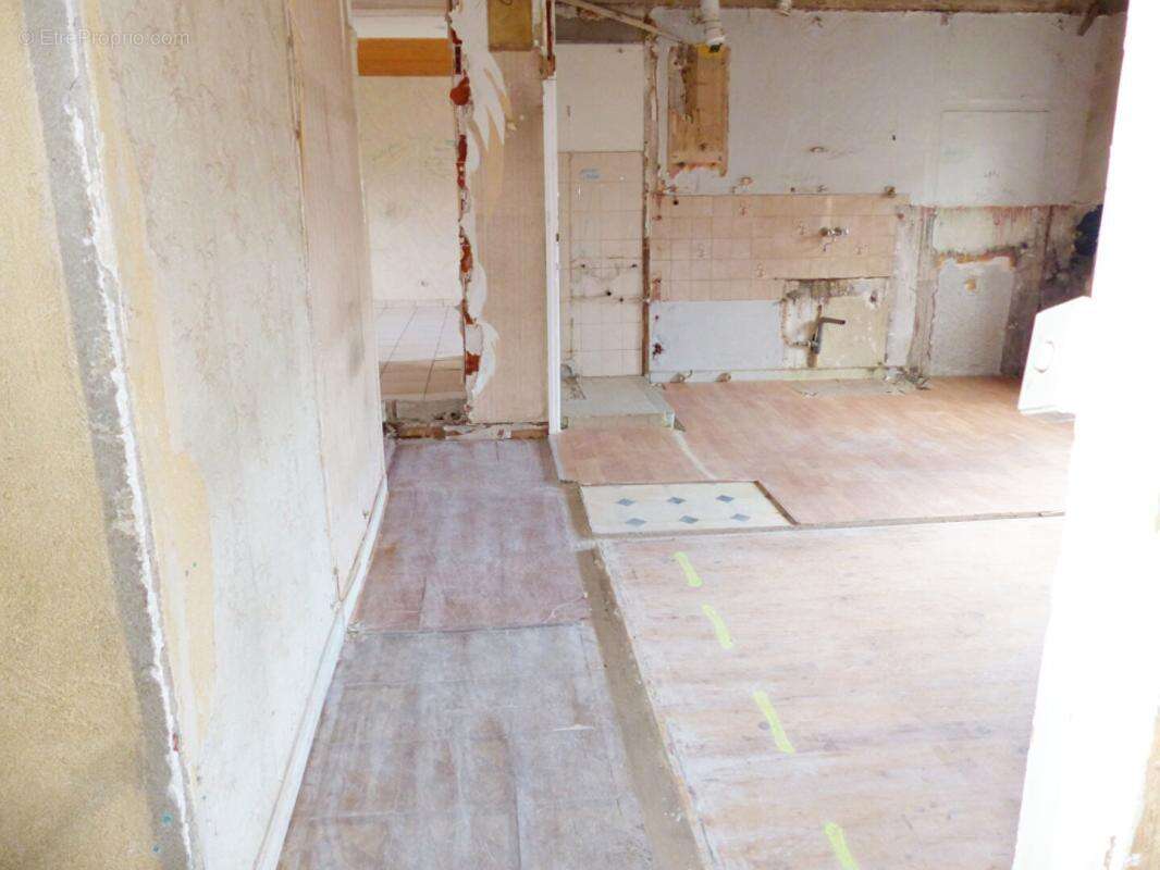 Maison Saint Hostien 11 pièce(s) 225 m2 - photo 15