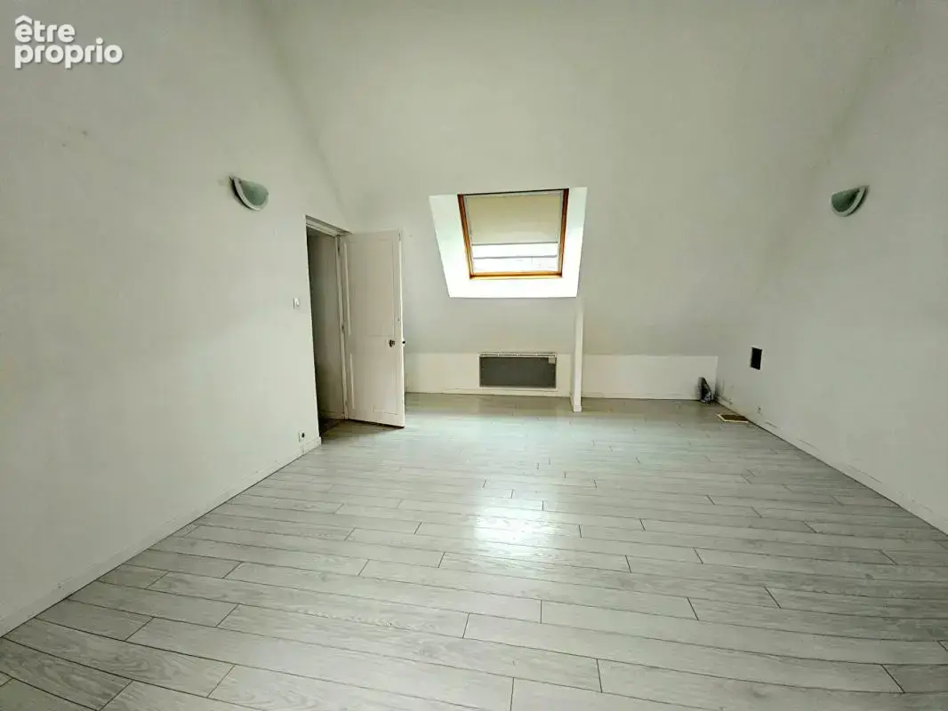 Quartier de la Mairie. Maison 97m² sur une parcelle de 333m² - photo 10