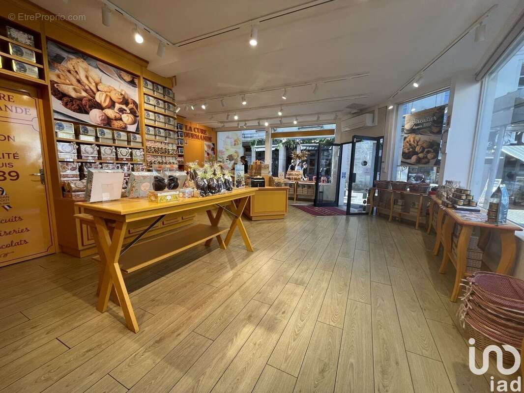 Photo 2 - Commerce à TOURS