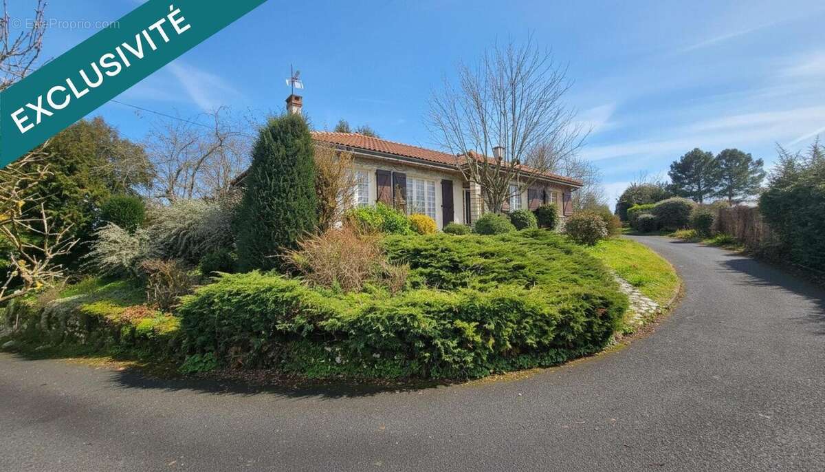 Photo 2 - Maison à LUSSAC-LES-CHATEAUX