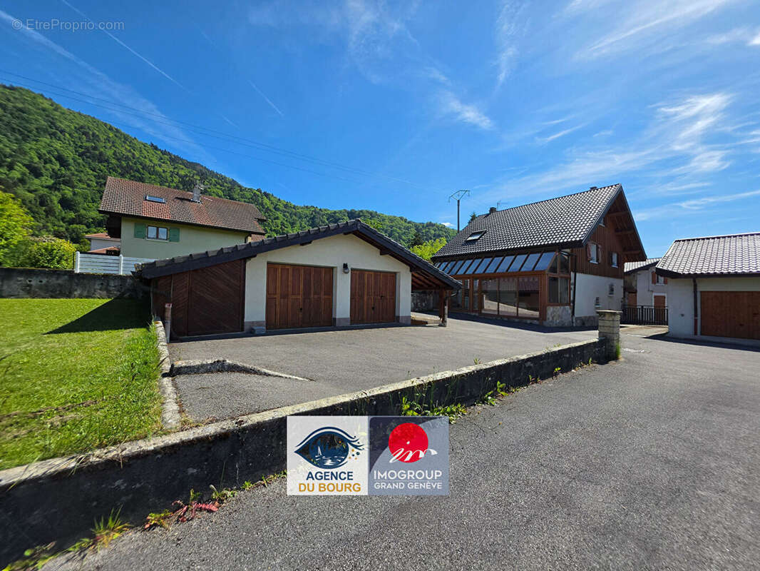 Opportunité rare - Ensemble immobilier de deux maisons avec dépendances à DRAILLANT - photo 2