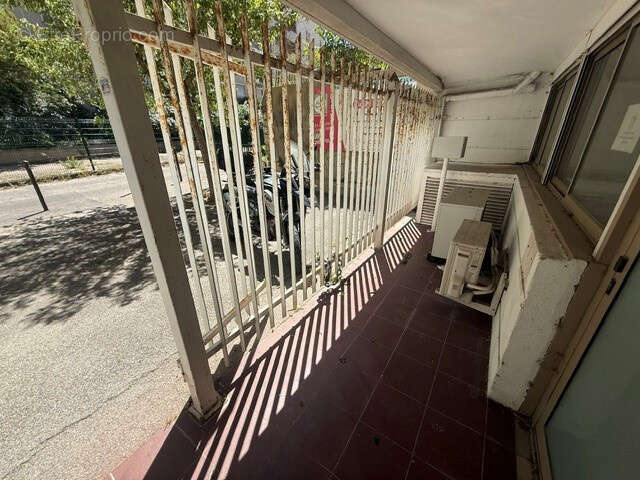 Commerce à MARSEILLE-8E