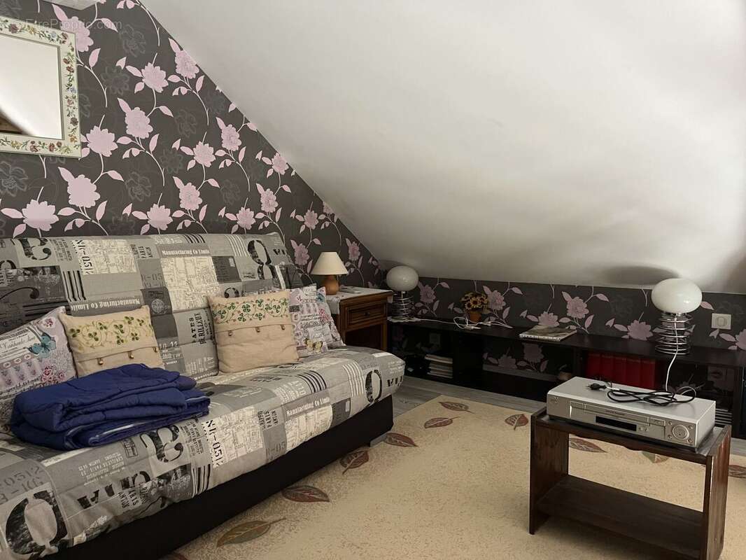 Dépendance - Mezzanine - Maison à LATRONQUIERE