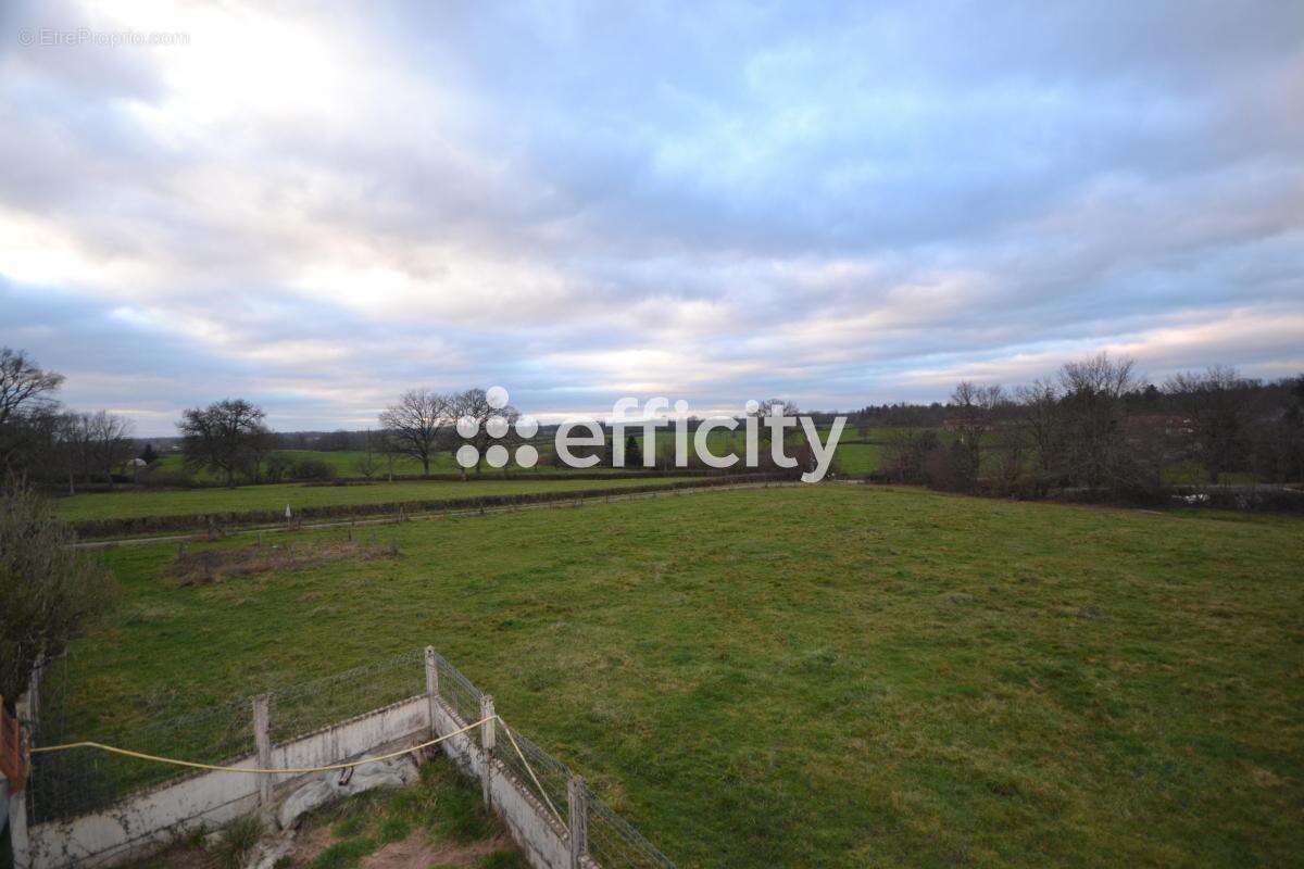 Maison à LA NOCLE-MAULAIX