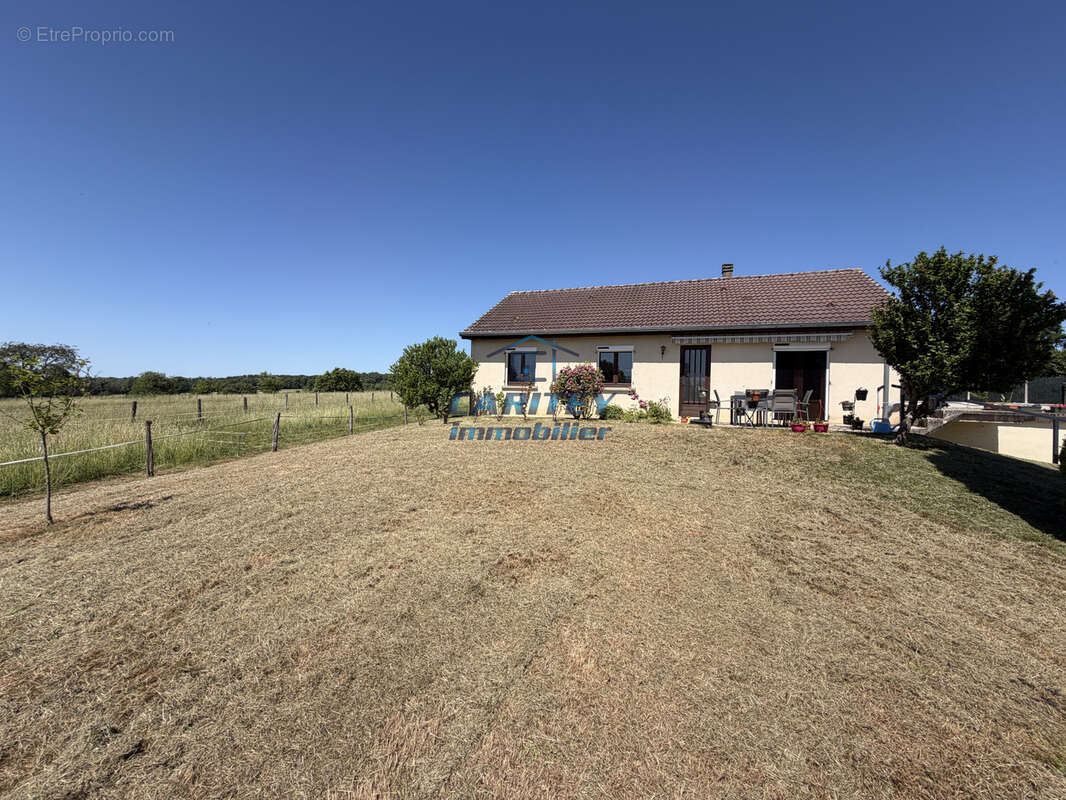 Maison à VY-LES-LURE
