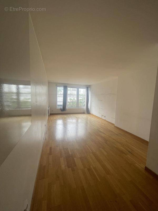 Appartement à PARIS-19E