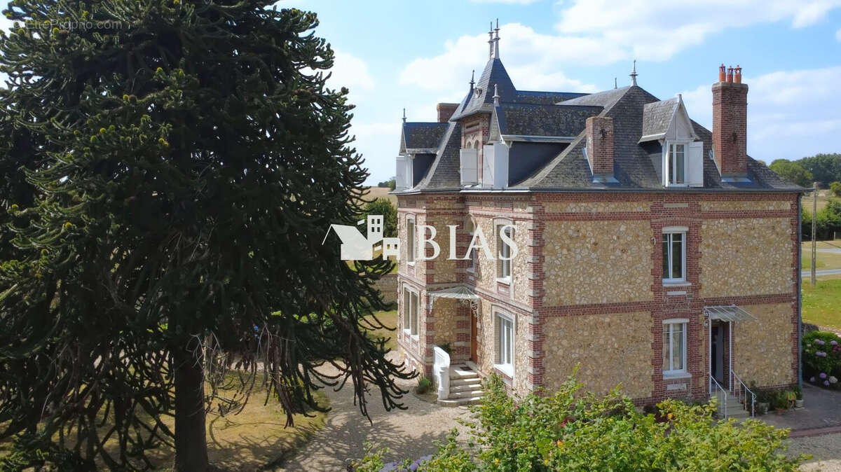 Maison à SAINT-GEORGES-DU-VIEVRE