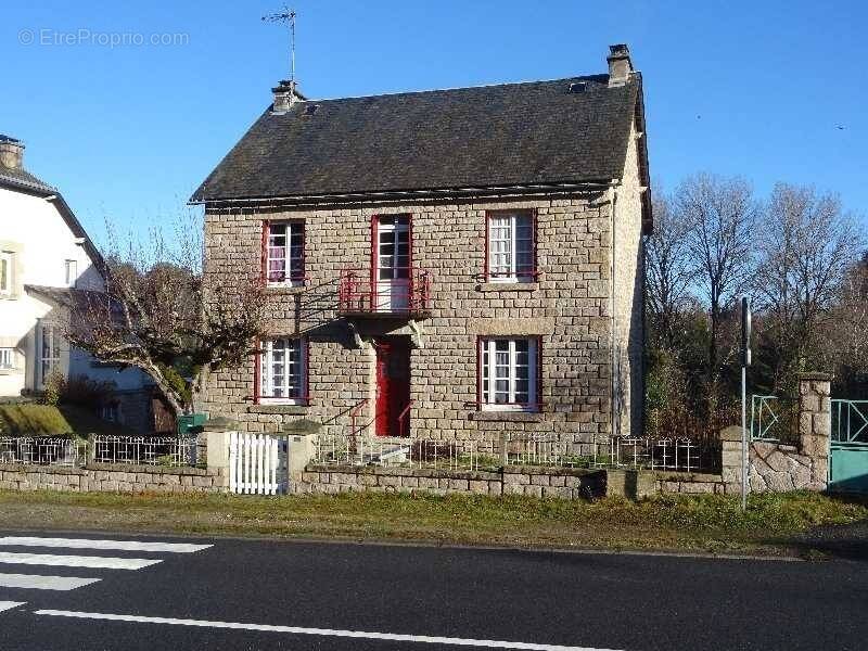 Maison à BUGEAT