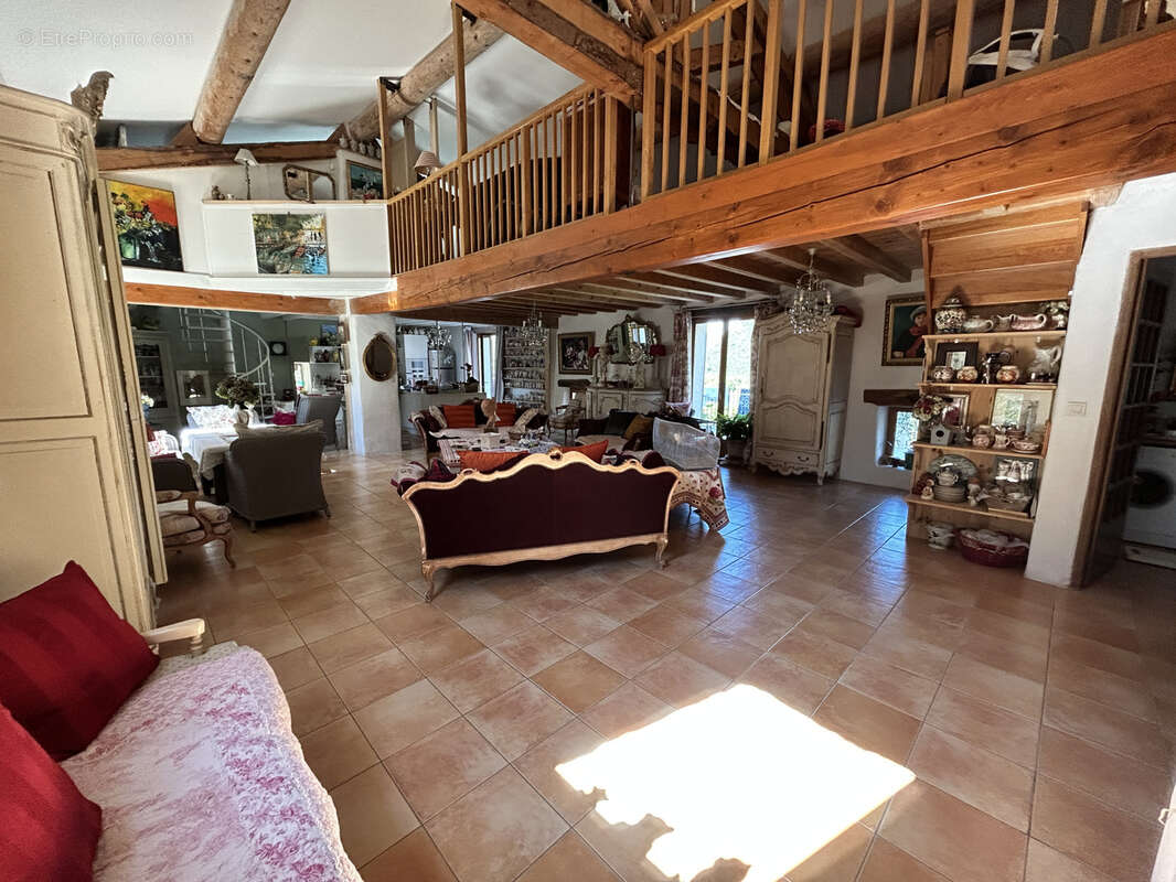 Mas 150m2 avec terrain - photo 5