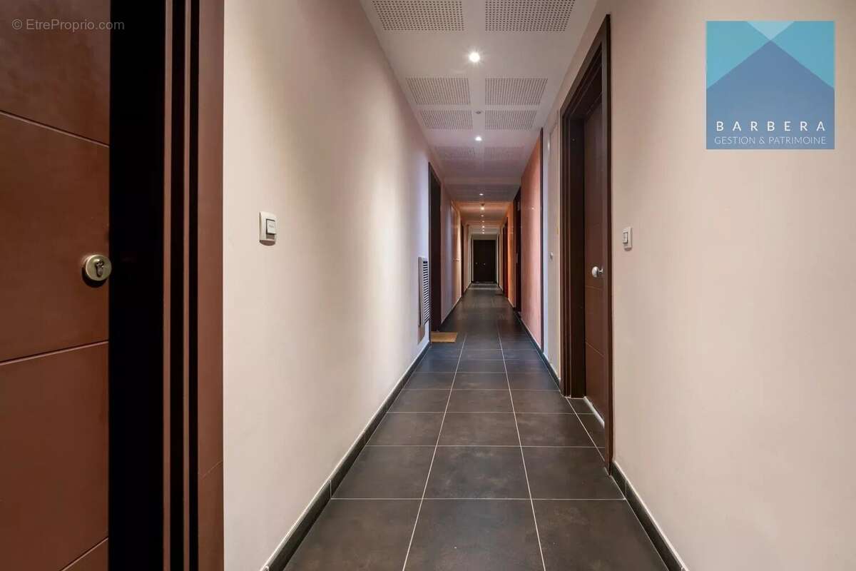 Appartement à SAINT-LAURENT-DU-VAR