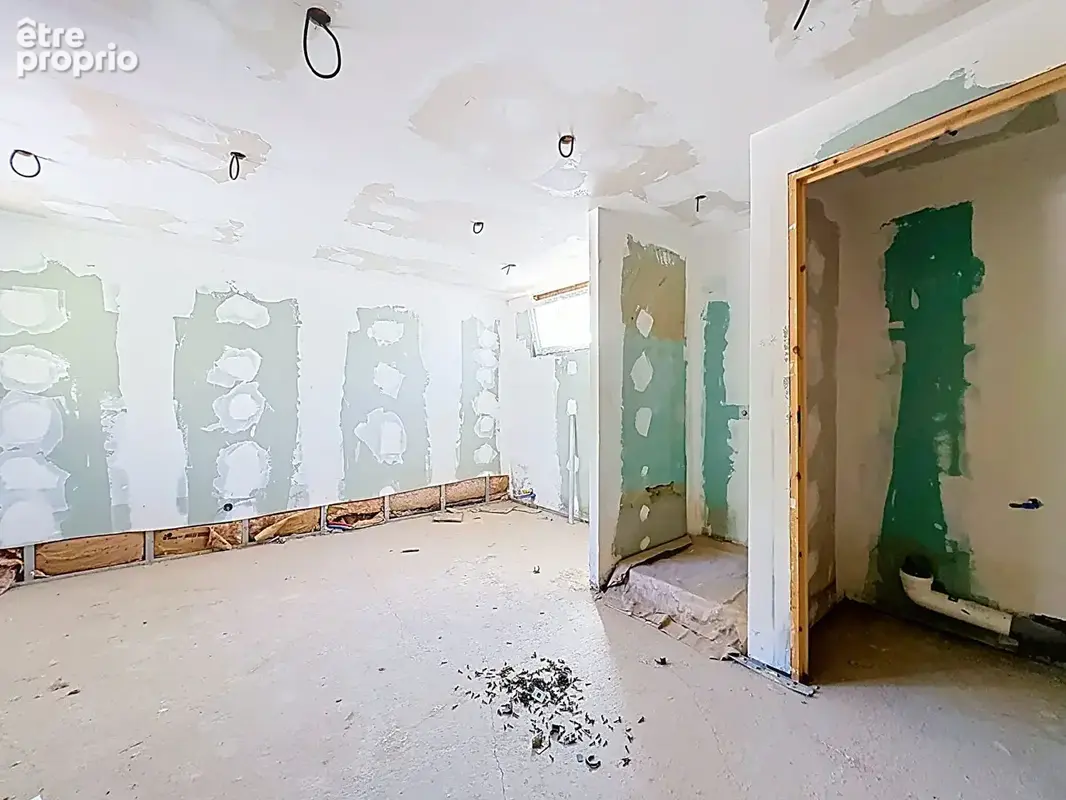 Maison Vedène - Grande propriété 355 m² - 7 chambres, piscine et fort potentiel - photo 17