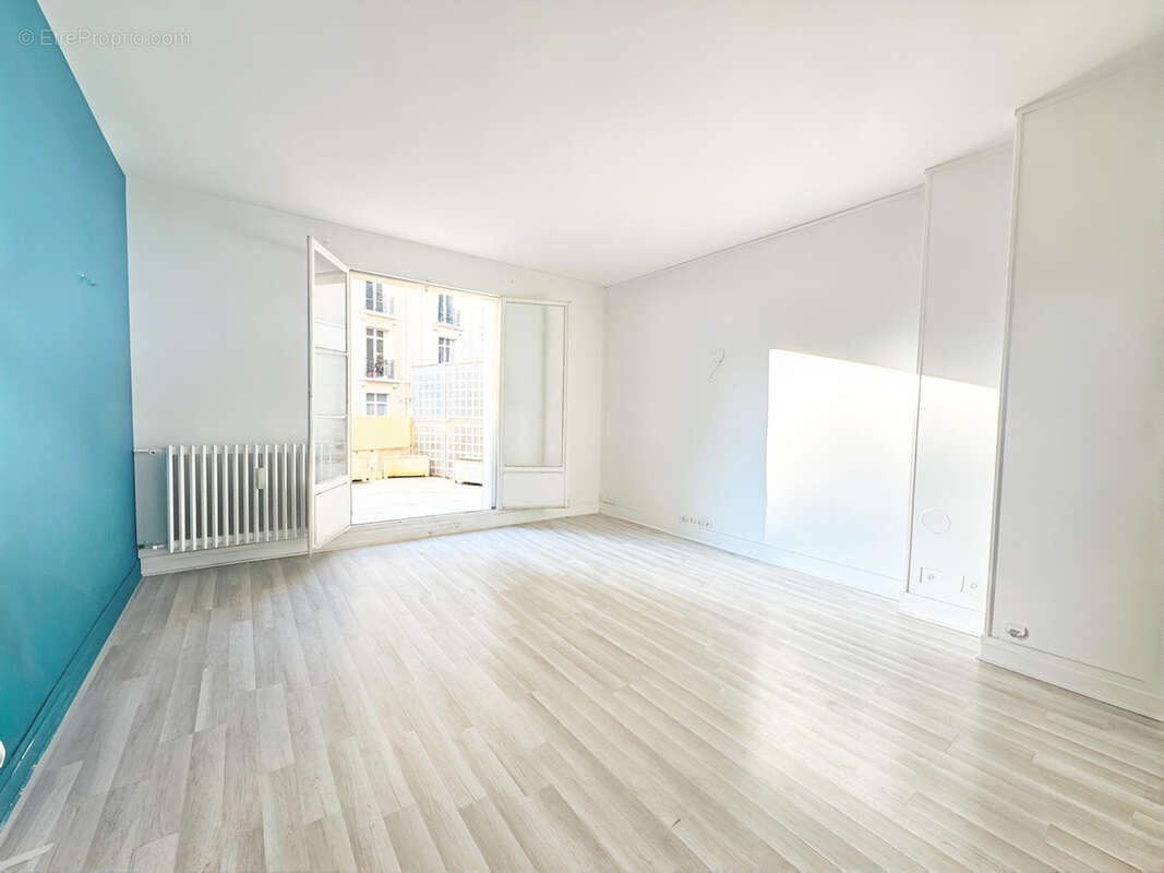 Appartement à PARIS-7E