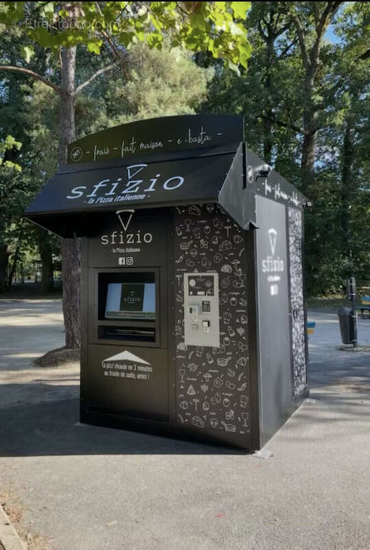 Commerce à MONT-PRES-CHAMBORD