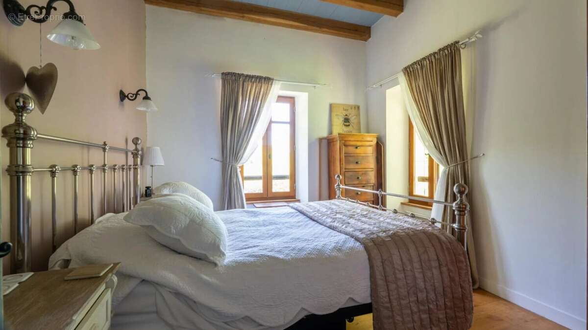 Maison à GOURDON
