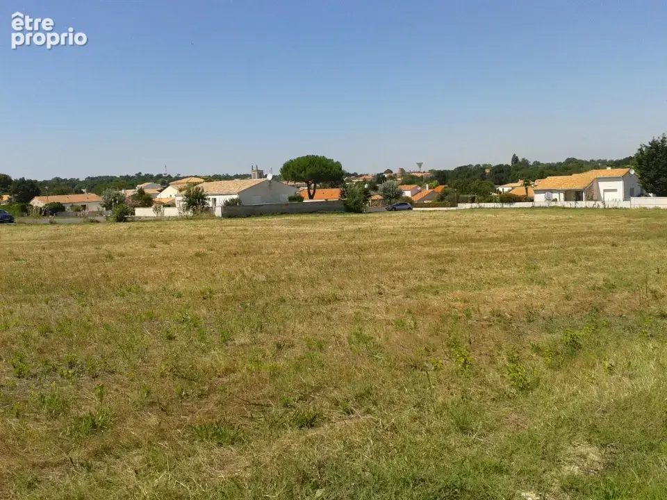 Terrain à MEDIS