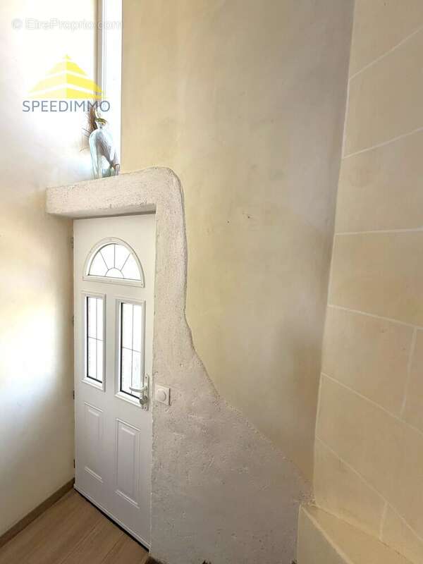 Appartement à MANDRES-LES-ROSES