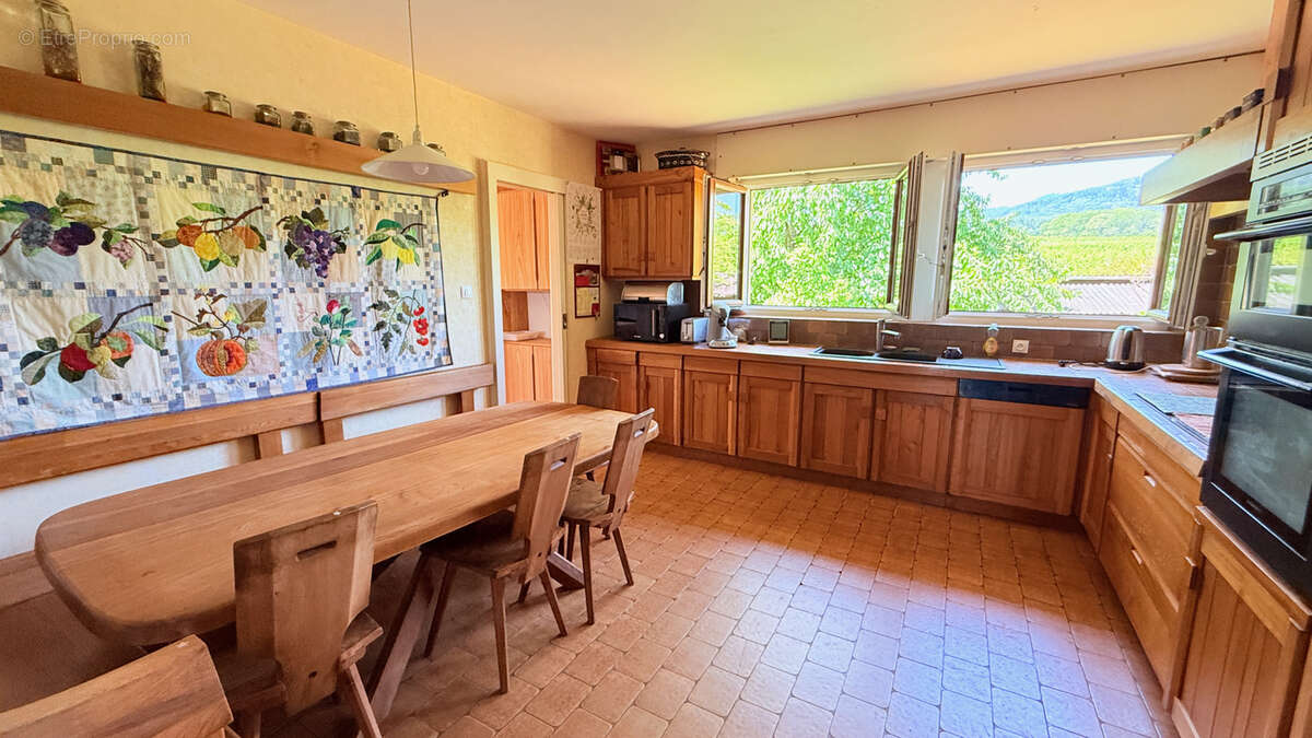Maison - 191m2 - 6 chambres - Terrain 1053m2 - En limite de zone constructible en haut de Zellenberg ! - photo 12