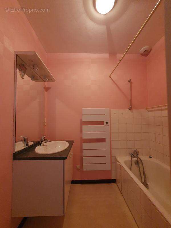 Maison à VILLEMANOCHE