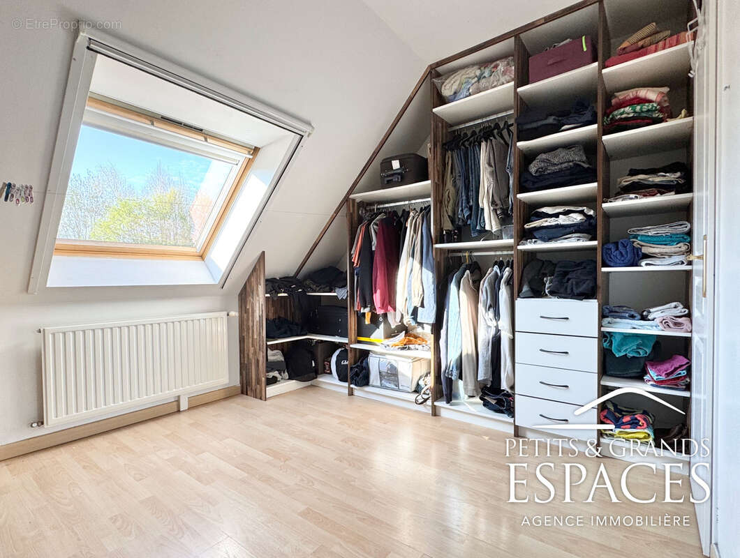 Maison à FAMARS