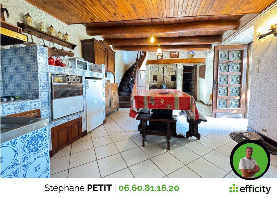 Maison 336 m² à Bellevue-La-Montagne  - photo 5