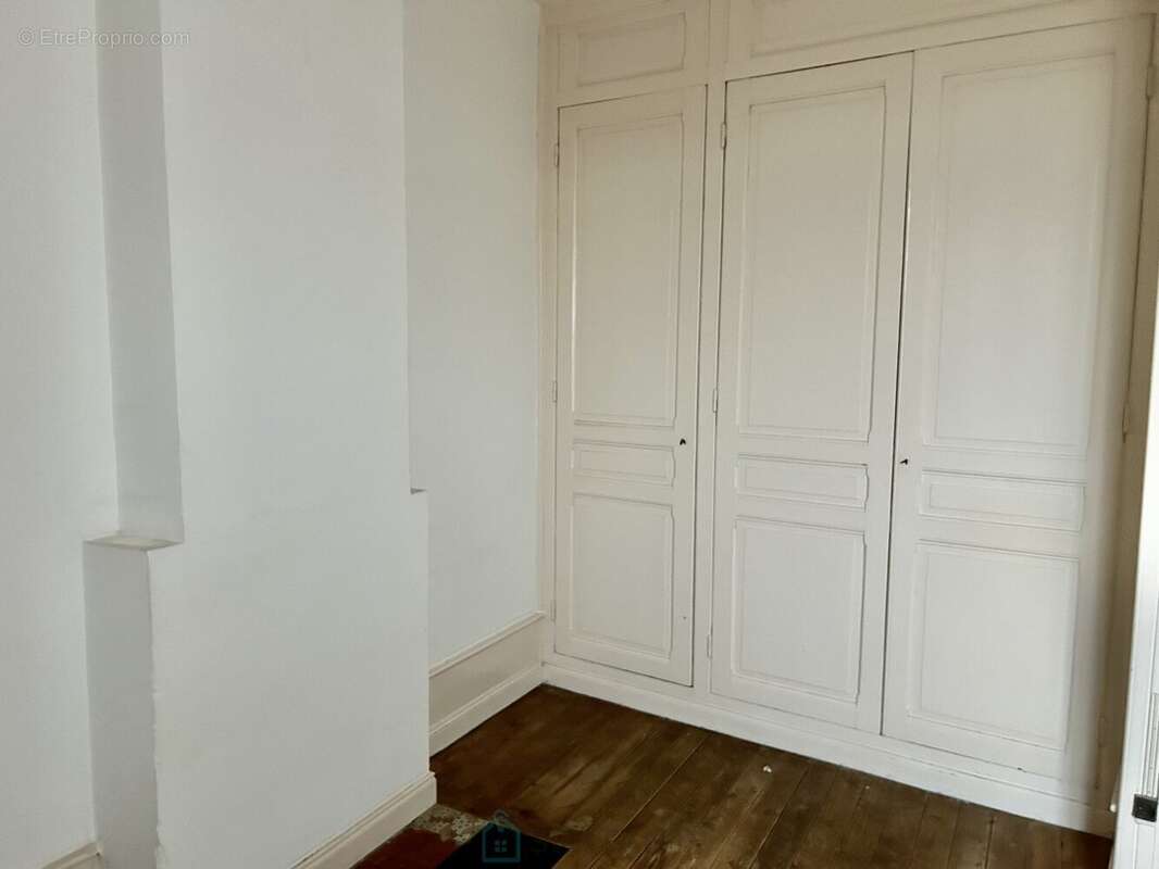 Maison Bourgeoise avec grand jardin à 5 mns de la gare. - photo 8