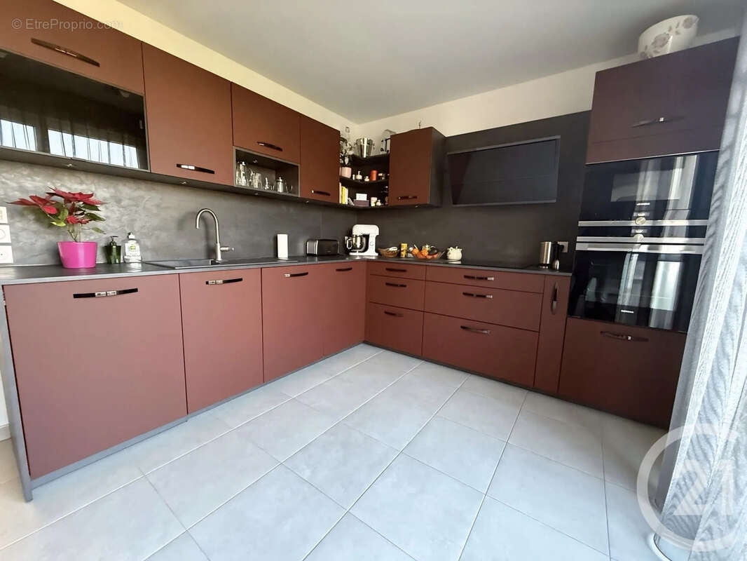 Appartement à SAINT-MAUR-DES-FOSSES