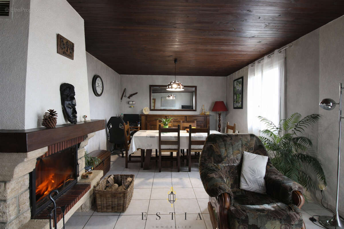 Maison à COLOMBEY-LES-BELLES
