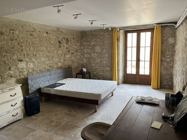 Dans village pittoresque - photo 11