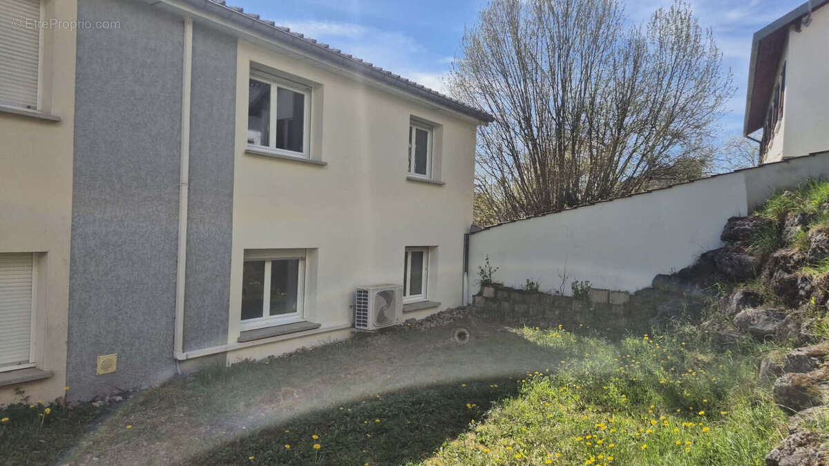 Maison à AMBACOURT