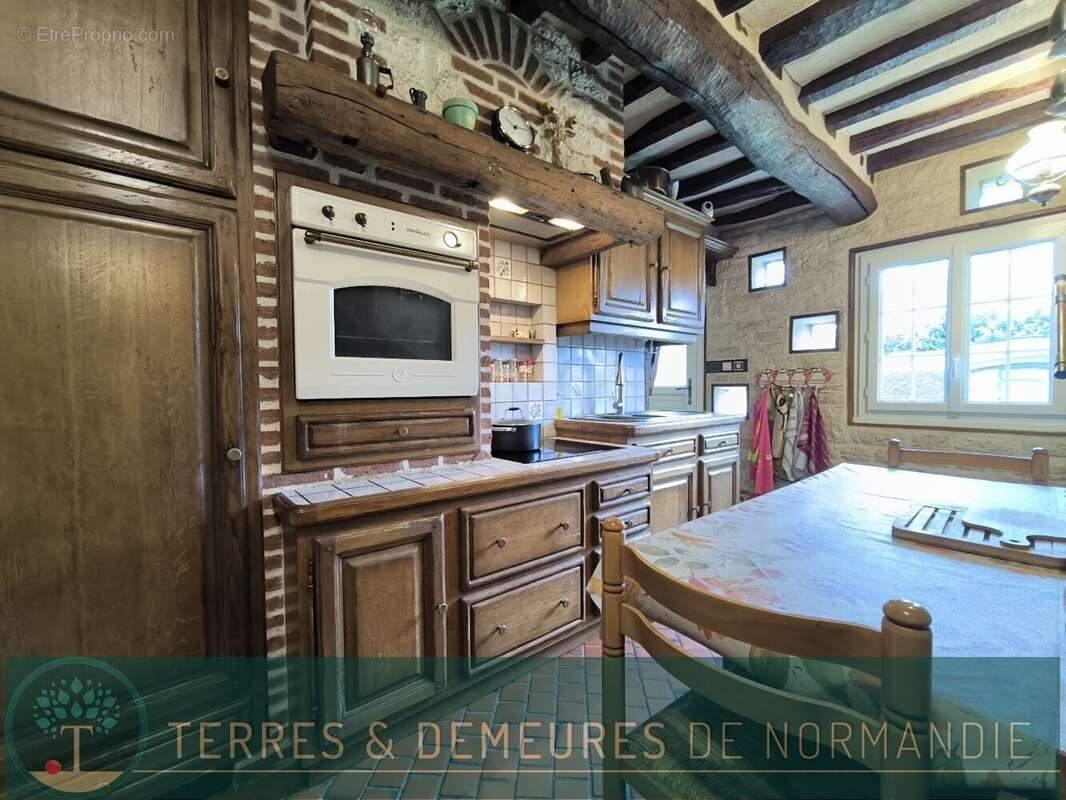 A 10 minutes de pont-audemer (27500), au calme, propriete normande, 3 chambres, terrain d'environ 2700m² avec dependances. - photo 10