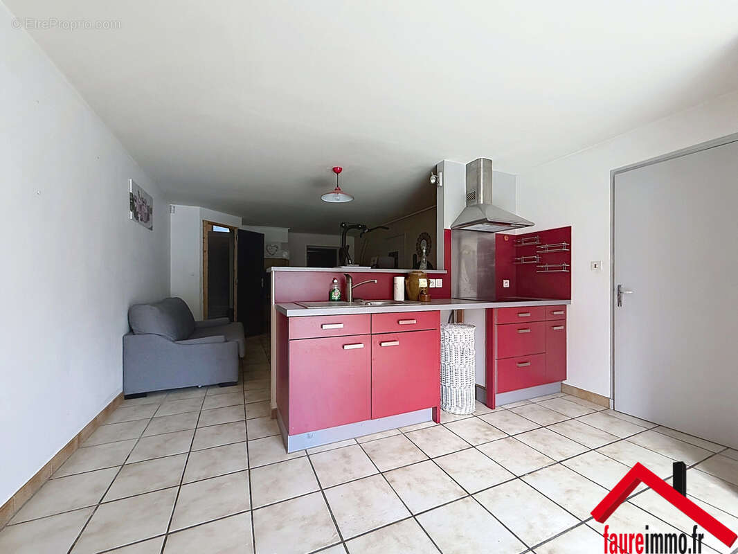 Maison à OBJAT