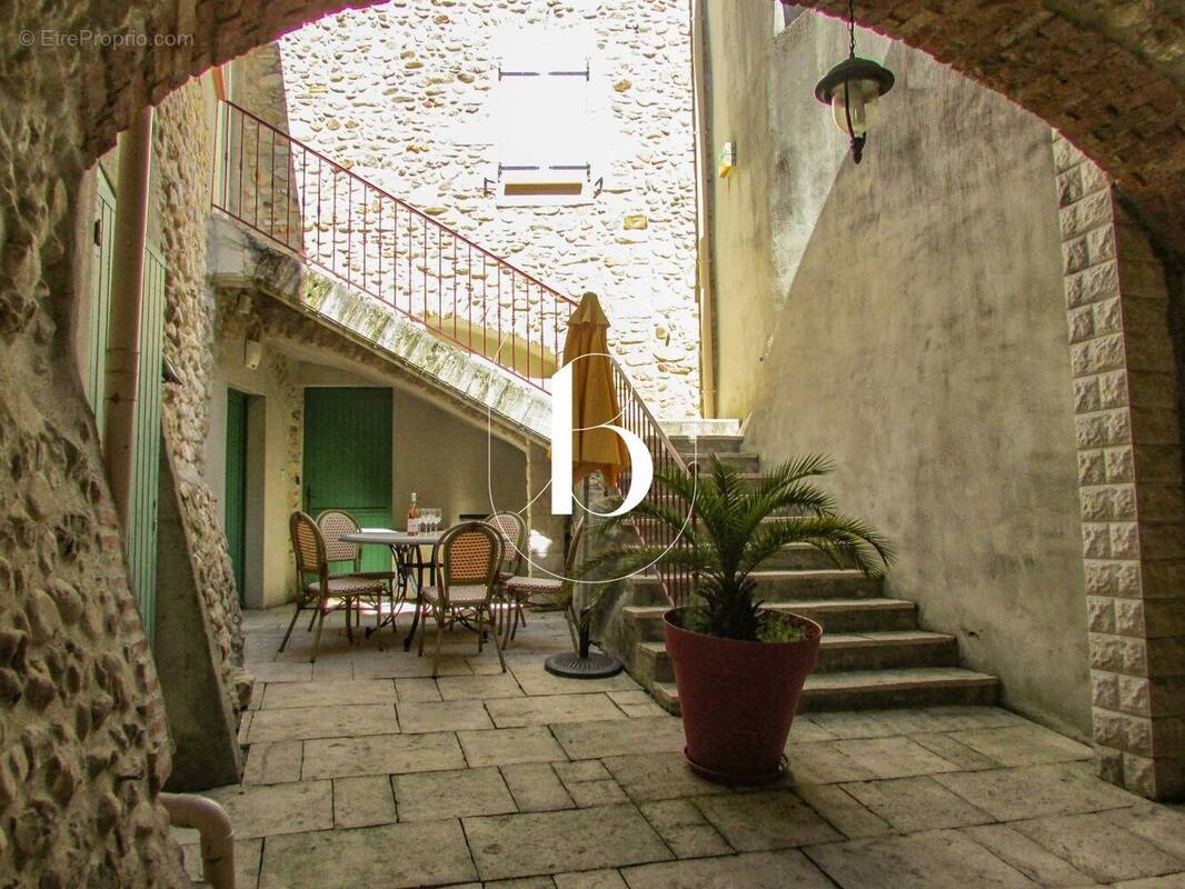 Maison à BARJAC