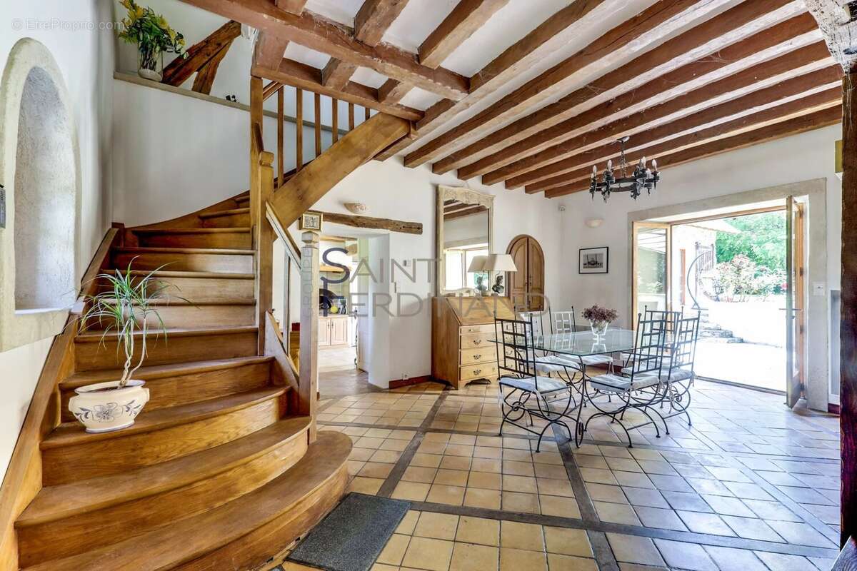 Maison à SAINT-CYR-SOUS-DOURDAN