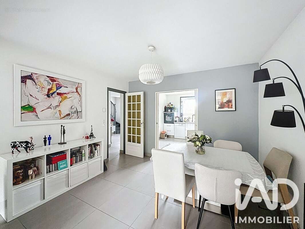Maison 144 m² à Nanterre  - photo 4