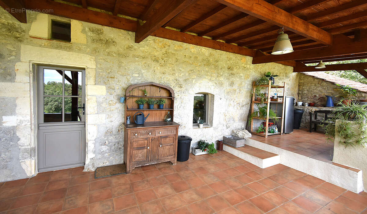 Très belle maison rénovée sur 8h avec terrain de loisir. - photo 25