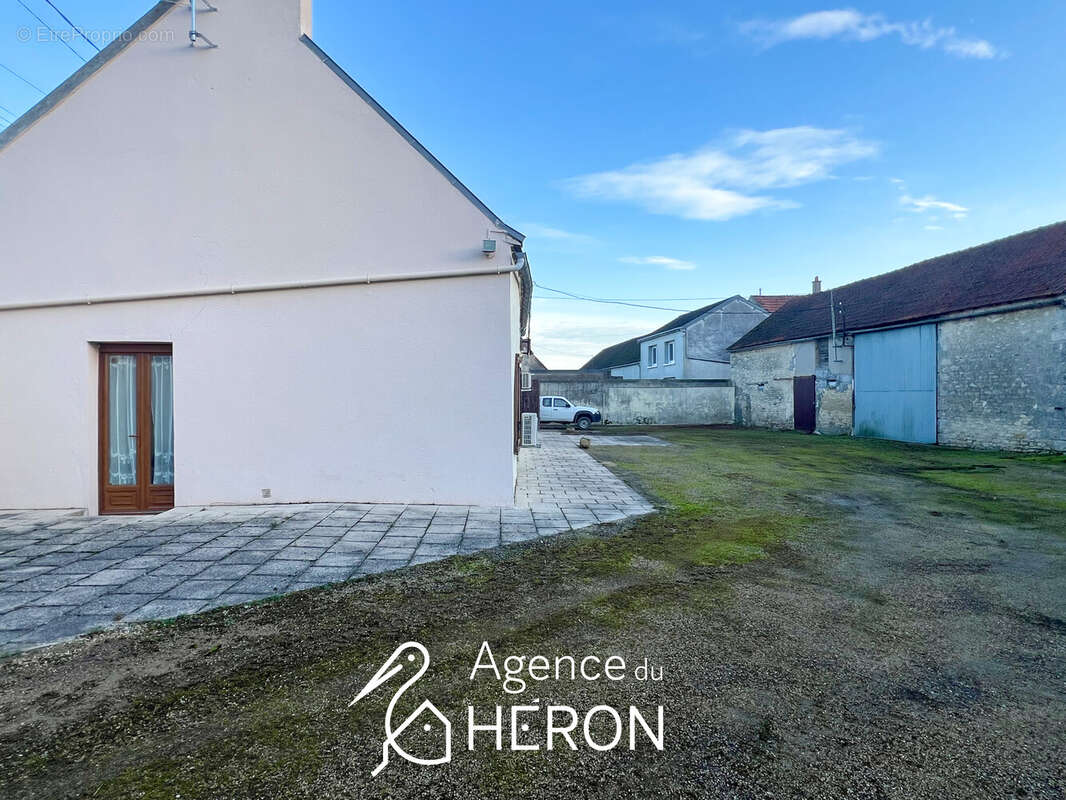 Maison à BEAUMONT-DU-GATINAIS