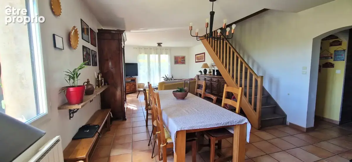 Hors lotissement sur 525 m2 de jardin verdoyant et clos Villa Familiale 3 Faces - 5 chambres  de  170 m2 - photo 3