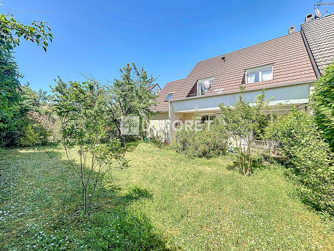 Maison à VERNEUIL-SUR-SEINE