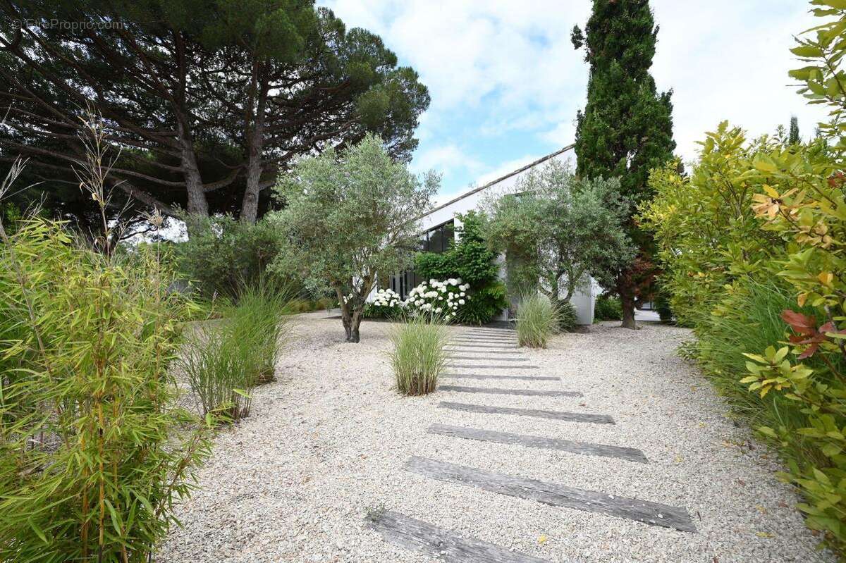 Maison à LES PORTES-EN-RE