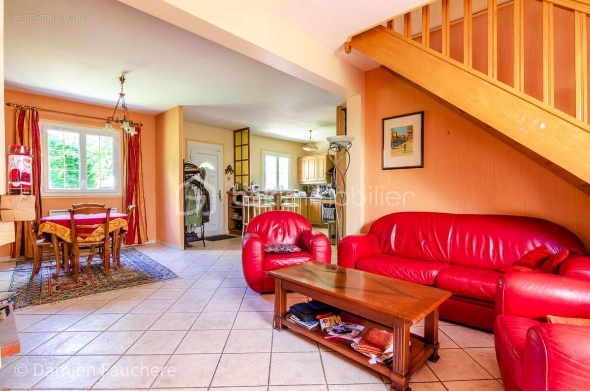 Maison à VAUX-LE-PENIL