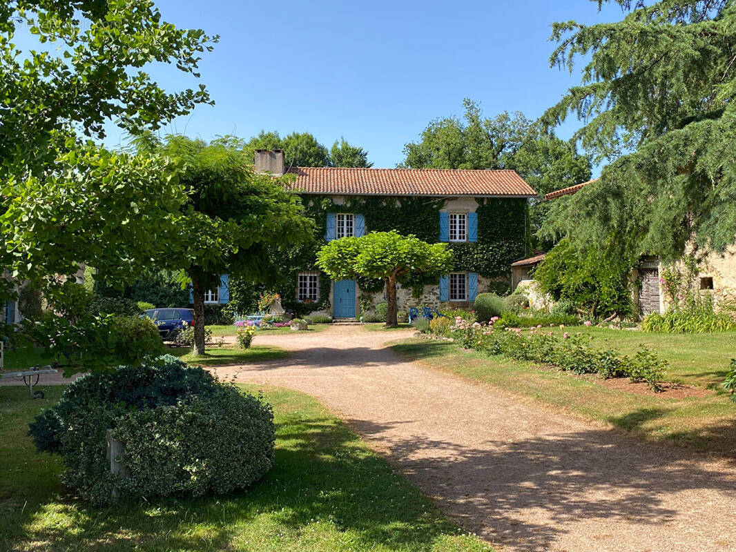 Maison à BUSSEROLLES