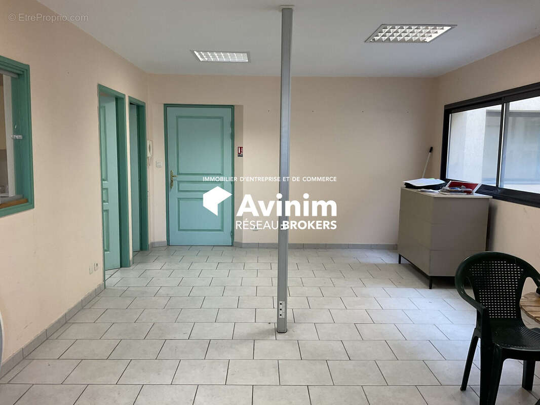 Commerce à TOURRETTES