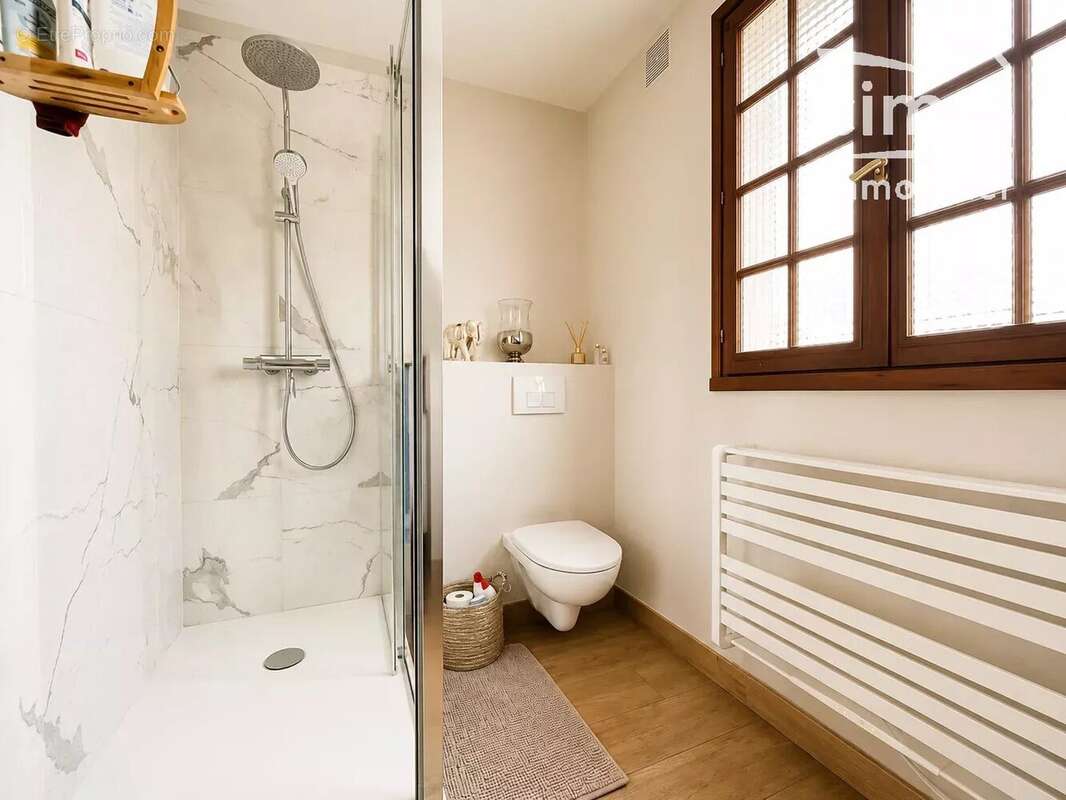 Maison familiale rénovée avec véranda exceptionnelle, studio indépendant et sous-sol total - photo 14