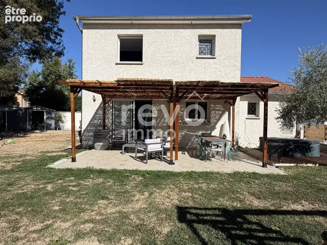 Photo Maison à Lapeyrouse au prix de 320 000€